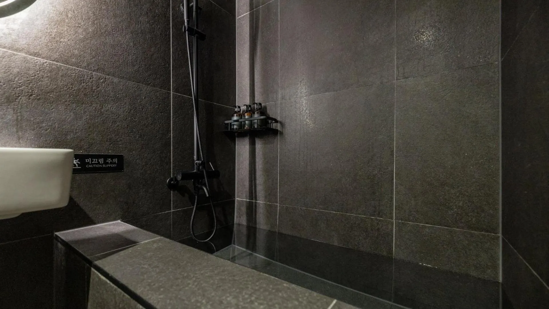 Cave Ryokan Hotel By Anook Incheon Bupyeong Station